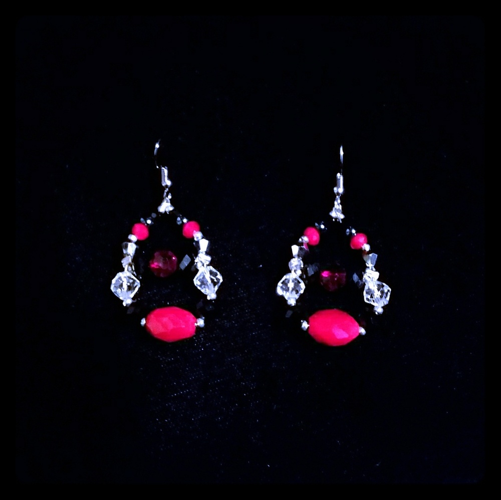 Black, Red, And Clear Wire Earrings❤